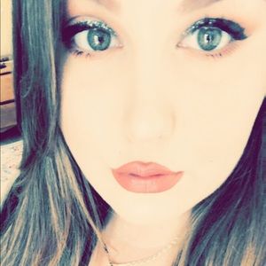 Meet your Posher, Victoria